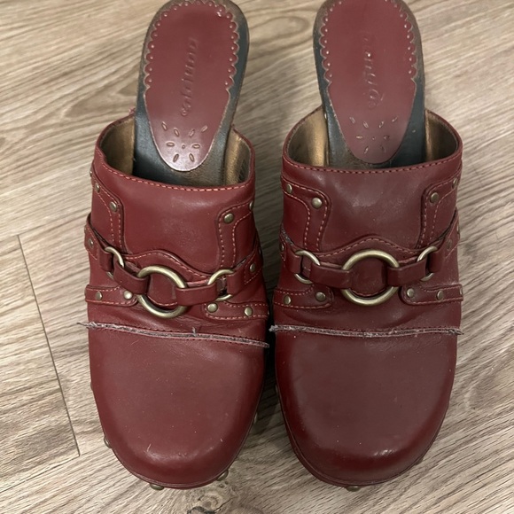 Maroon Mules - Picture 3 of 7